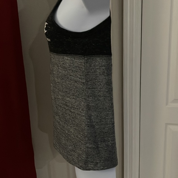 Nike Performance Tank - Picture 3 of 5
